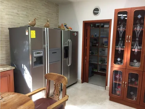 Medellin Venta De Espectacular Casa Con Diseño Y Ubicación Inmejorable
