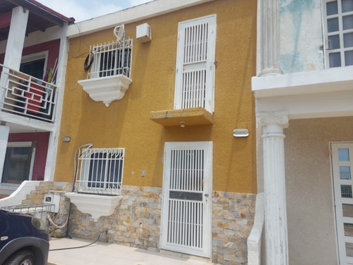 Imagen 2 de 12 de En Venta Townhouse Ubicado En La Urbanizacion Lomas Del Mar Ve03-618lm-atov