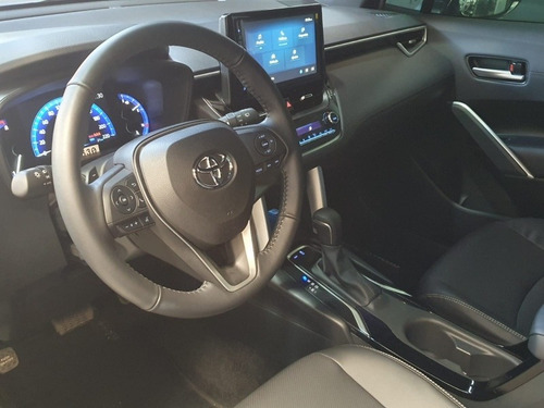 Imagen 9 de 15 de Toyota Corolla Cross Sedan