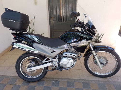 Imagen 2 de 6 de Honda Falcon Nx 400 Año 2011