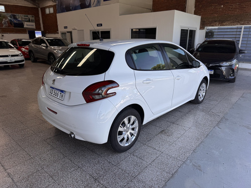 Peugeot 208 1.6 Active