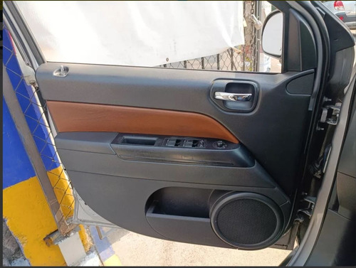 Jeep Compass 2.4 Latitud 5vel 5vel 4x2 Mt