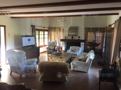 Espectacular Chalet En Beverly Hills!