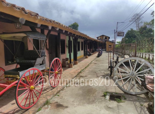 En Venta Lote De Terreno Ubicado En Hoyo De La Puerta Miranda A Solo 20 Minutos De Caracas. Cf