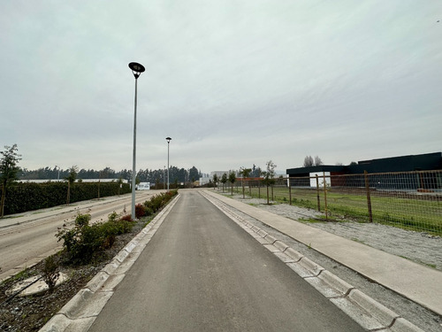 Condominio, Guardias 24/7 En Chicureo, A Pasos De Colegios