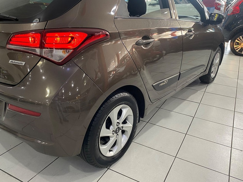 Imagem 15 de 20 de Hyundai Hb20 1.6 Comfort Style 16v 2016