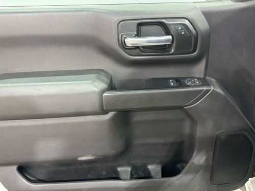 Chevrolet Silverado 4.3 V6 1500 WT Cabina Regular 4x2 At