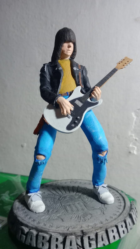 Figura Johnny Ramone The Ramones Resina 3d 15cm Pintada