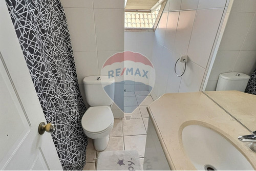 Rebajada! En Condominio Y Cercana A Colegios