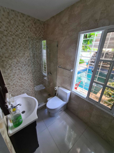Imagen 5 de 30 de Casa De Oportunidad Con Piscina En Residencial Cerrado