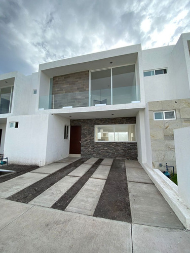 Se Vende Casa En Zen Life, De Lujo !! Gran Jardín, 3 Recamar