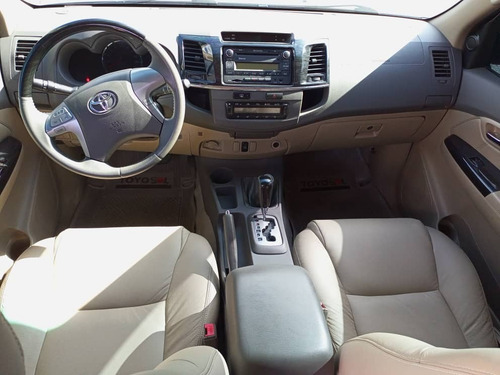 Imagen 10 de 14 de Toyota Fortuner