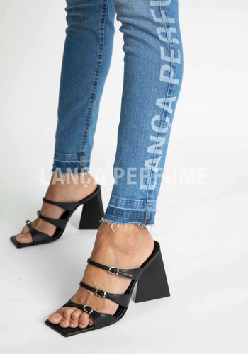 Imagem 3 de 5 de Calça Jeans Héstia Skinny Super High Det Later Lança Perfume