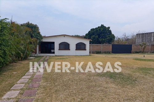 Se Vende Excelente Terreno Con Construcción En Altos De Oaxtepec