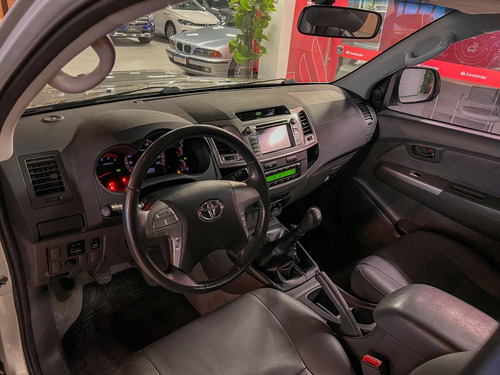 Toyota Hilux 3.0 SRV 4X4 CD 16V TURBO INTERCOOLER DIESEL 4P MANUAL