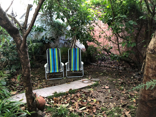 Casa 4 Amb Sobre Lote De 10.50 X 18.60 Con Muy Lindo Fondo Libre !!! Terraza Y 2 Baños ! Visitela...