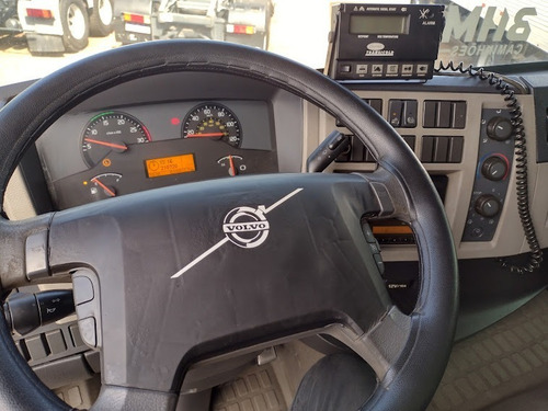 Imagem 13 de 15 de Caminhão Truck Vm 270 Impecável 2013