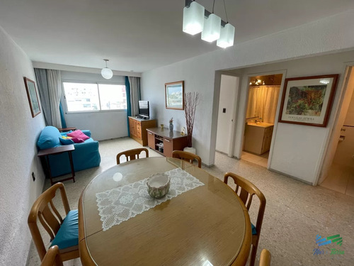 Vendo Apartamento De 2 Dormitorios En Peninsula, Punta Del Este