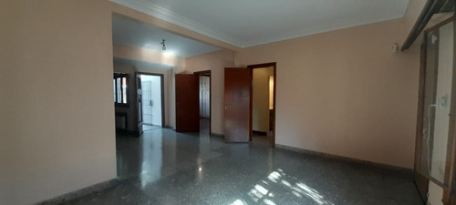 Apto Credito Casa En Venta . Tres Dormitorios 1 En Suite. Patio Y Terraza