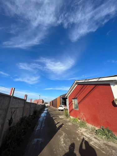 Arriendo Estupendas Bodegas De 200m2 En Jaime Repullo Thno.