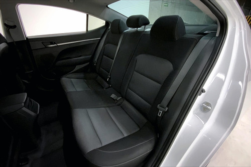 Imagen 19 de 25 de Hyundai Elantra Sedan 4 Pts Gls 20l Ta A/ac Ra-15