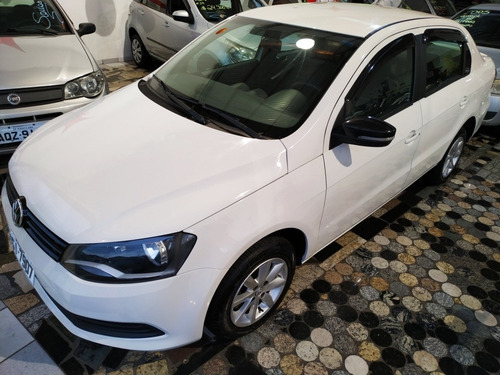 Volkswagen Voyage 1.0 Seleção Tec Total Flex 4p 2014