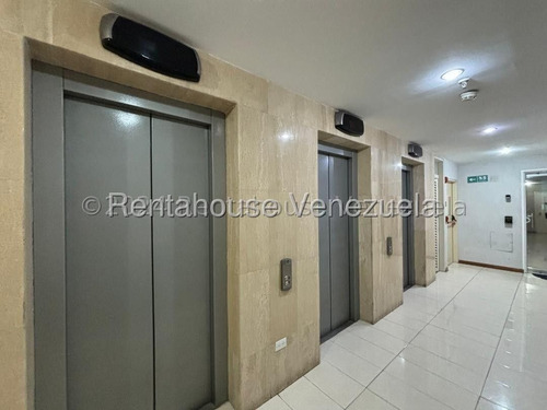 Moderna Oficina Remodelada En Alquiler En El Rosal Torre Platinum