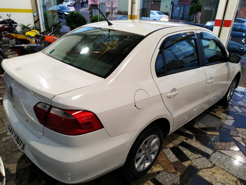 Volkswagen Voyage 1.0 Seleção Tec Total Flex 4p 2014