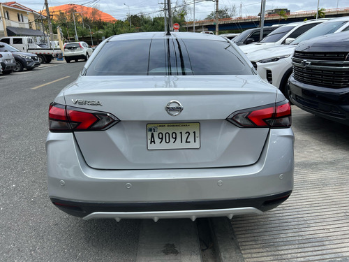 Nissan Versa Sense 2021