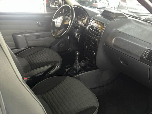 Fiat Strada Strada 1.8 MPI ADVENTURE CE 16V FLEX 2P MANUAL