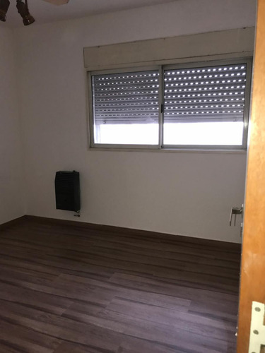 Alquiler - Departamento De 3 Ambientes Con Cochera - Villa Madero
