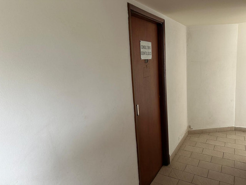 Venta Oficinas Frente Al Hpc - A La Calle -con O Sin Renta-