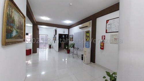 Imagen 2 de 30 de Edificio En Venta Zona Centro De Barquisimeto Lara (23-14106) // Invierta Seguro Con Rentahouse//