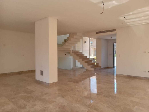 Imagen 8 de 19 de Moderno Townhouse En Cumbres De Guataparo