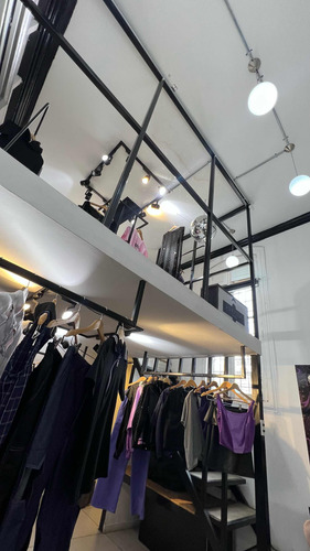 Local Comercial Con Altillo A Pasos De Metro Santa Isabel
