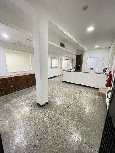 Imagen 7 de 10 de Edificios En Venta En Barquisimeto Zona Centro De Uso Industrial Y Comercial - Edificio Para Distribuidoras - Galpones -
