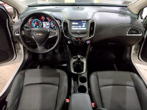 Imagen 2 de 8 de Chevrolet Cruze