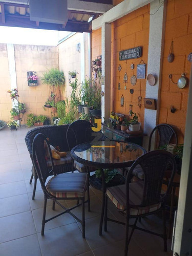 Sobrado Com 3 Quartos Sendo 1 Suíte Em Condominio Com Localização Muito Boa À Venda, 79 M² Por R$ 580.000 - Mansões Santo Antônio - Campinas/sp - Ca12839