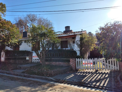 Se Vende Casa + 2 Departamentos En Esquina En Villa General Belgrano