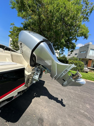 Bermuda Sport 200 Con Motor Honda Bf 200hp