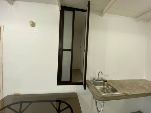 Marling Briceño. Vende Galpón En El Este De Barquisimeto #25-3809