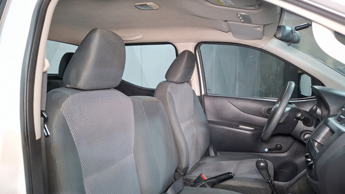 Nissan NP300 2.5 DOBLE CABINA S PAQ. SEG. TM