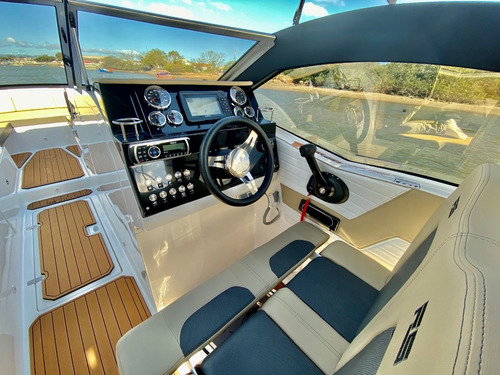Imagem 9 de 14 de Lancha Fs 290 Wide Outboard (popa) Dir. De Fábrica - 250 Hp