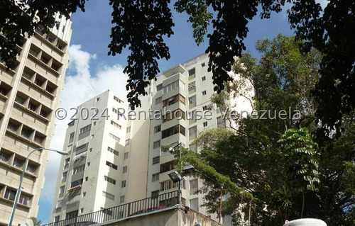 Maravilloso Penthouse Con Gran Iluminacion En Terrazas De Club Hipico. Mls # 24-23068 Lp