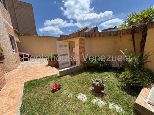 Venta De Casa Dúplex En El Alto Hatillo 25-17598