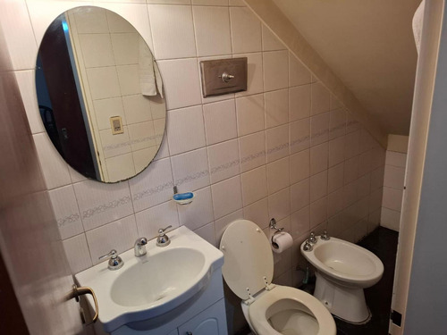 Casa En Venta - 4 Dormitorios 4 Baños - Cochera - 300mts2 - Ituzaingó