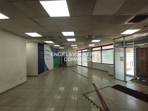 Local Comercial En Arriendo En Providencia