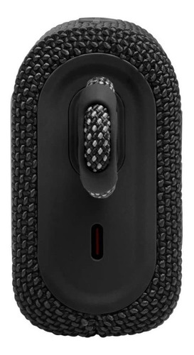 Imagen 4 de 10 de Parlante JBL Go 3 portátil con bluetooth waterproof negro 110V/220V