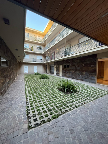 Departamento En Alquiler En Banfield, Lomas De Zamora, G.b.a. Zona Sur