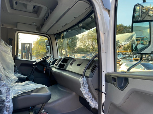 Imagem 9 de 10 de Vw 24-280 Consteletion Prime Ano 2022 Chassis 0km